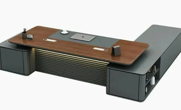 Director Table 001 (RHL-DRT-100-001)